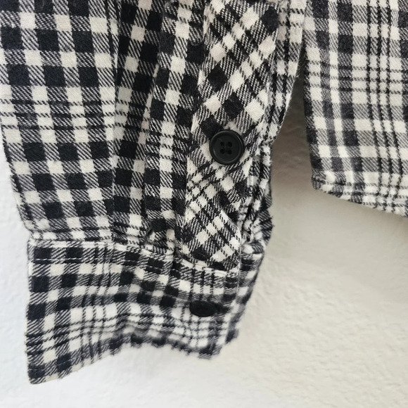 WARP AND WEFT Gray Check Flannel Button Down Size S - Picture 5 of 7